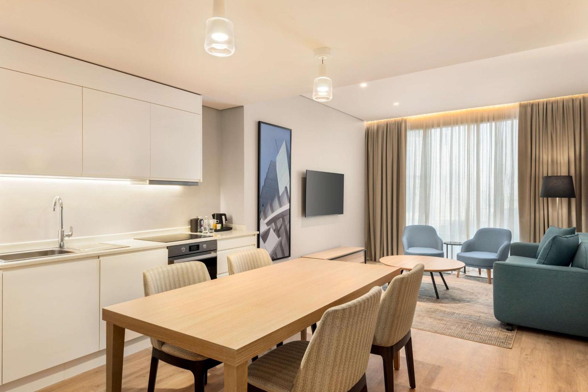 Radisson Hotel & Residence Riyadh Olaya Экстерьер фото