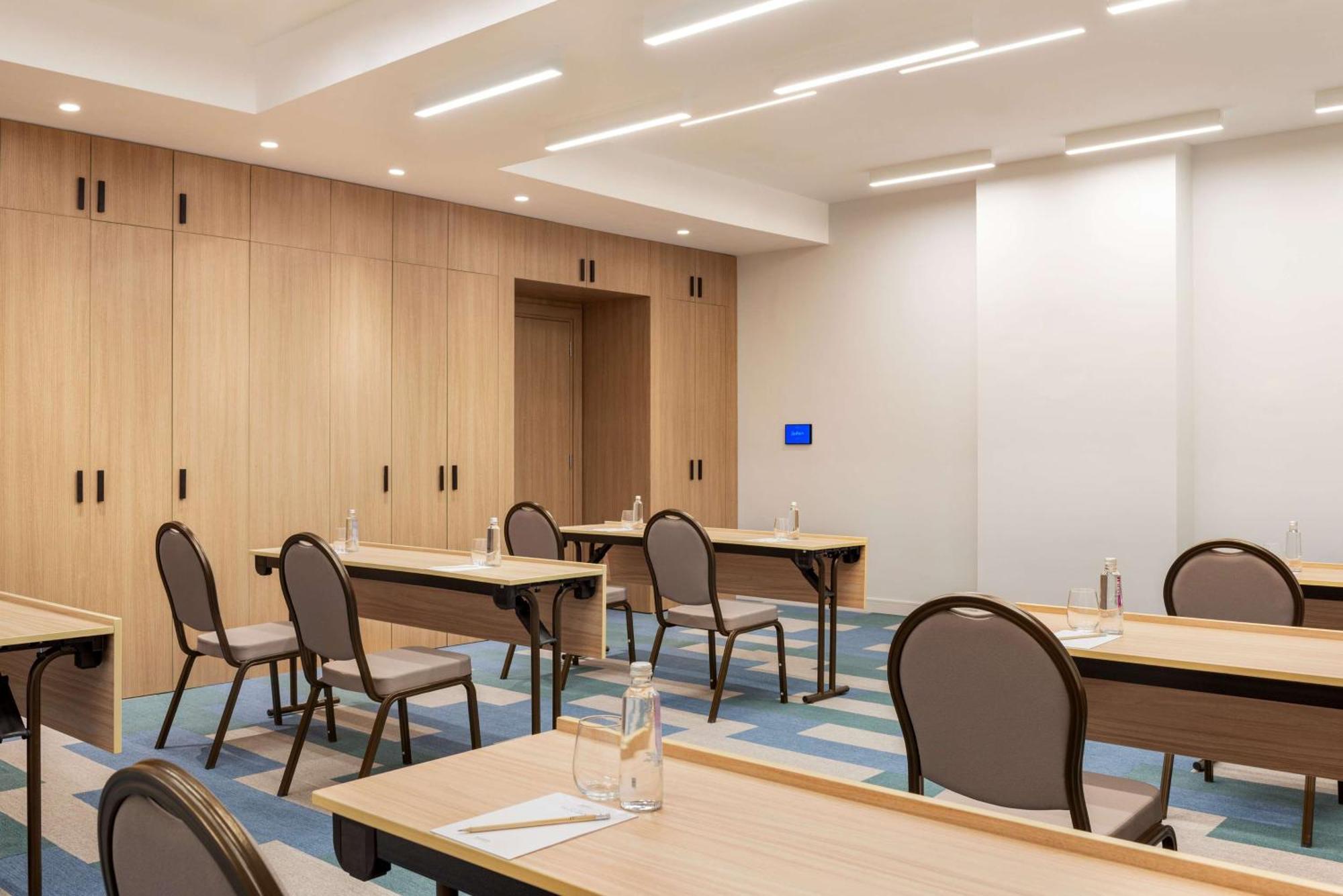 Radisson Hotel & Residence Riyadh Olaya Экстерьер фото