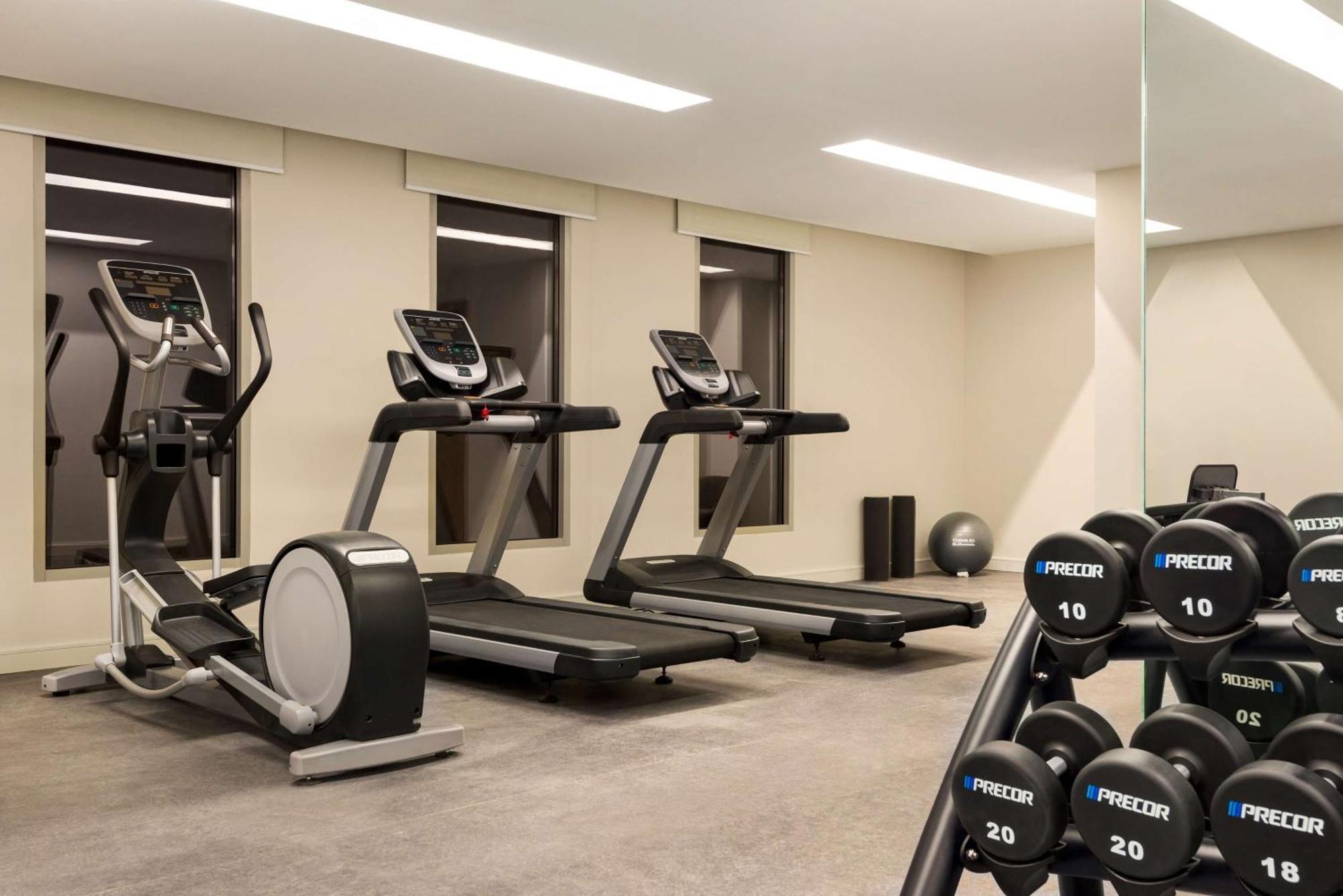 Radisson Hotel & Residence Riyadh Olaya Экстерьер фото