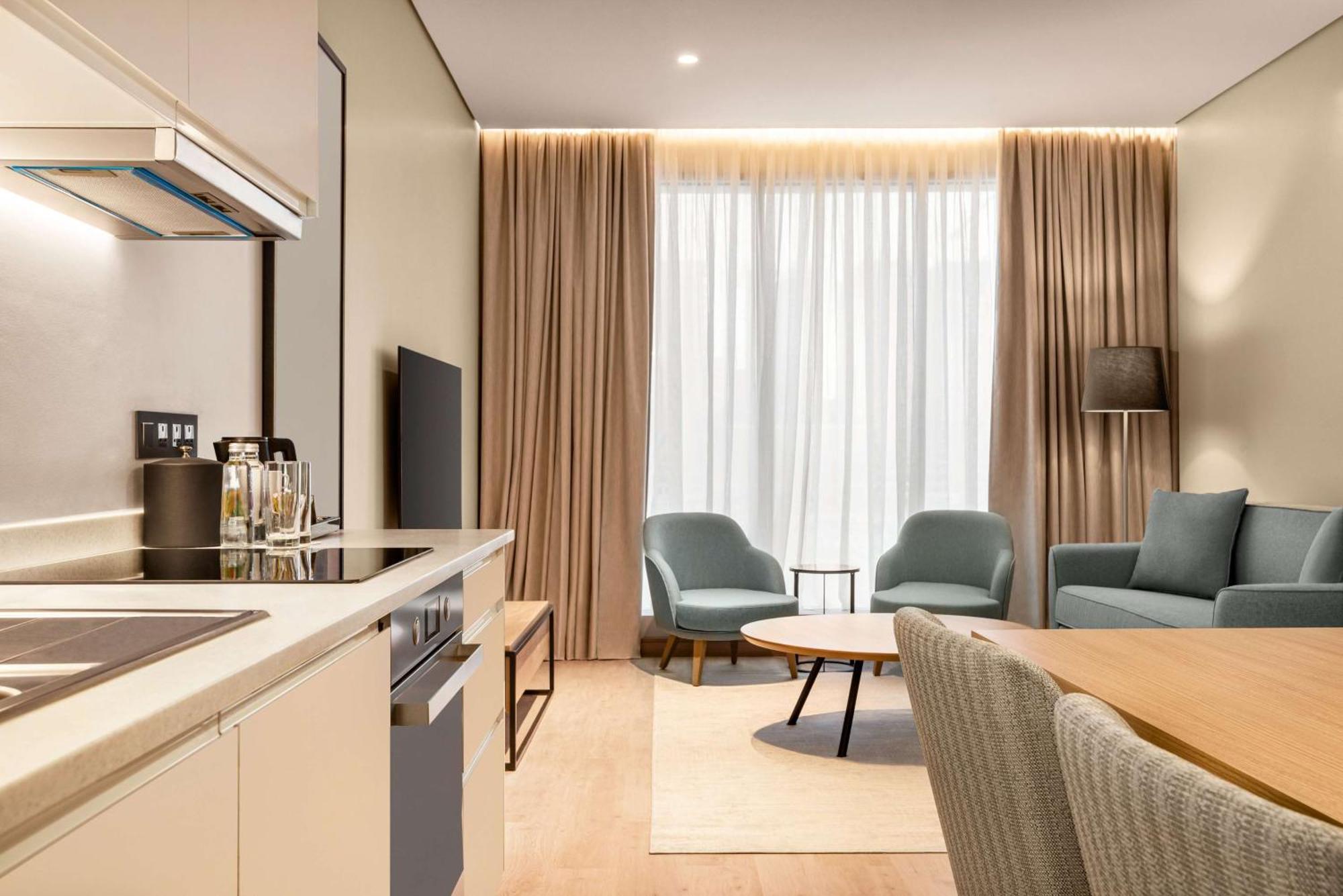 Radisson Hotel & Residence Riyadh Olaya Экстерьер фото