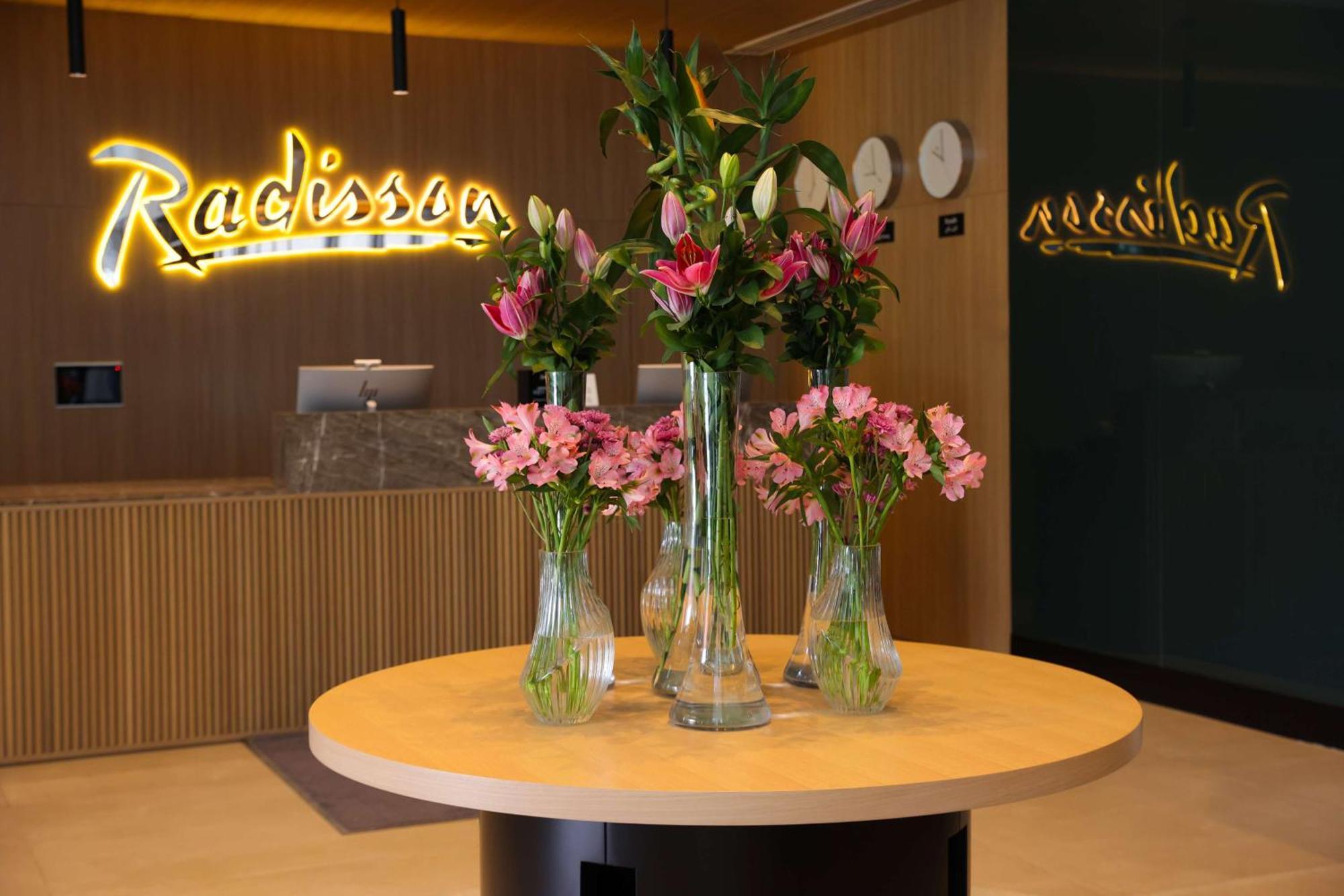 Radisson Hotel & Residence Riyadh Olaya Экстерьер фото