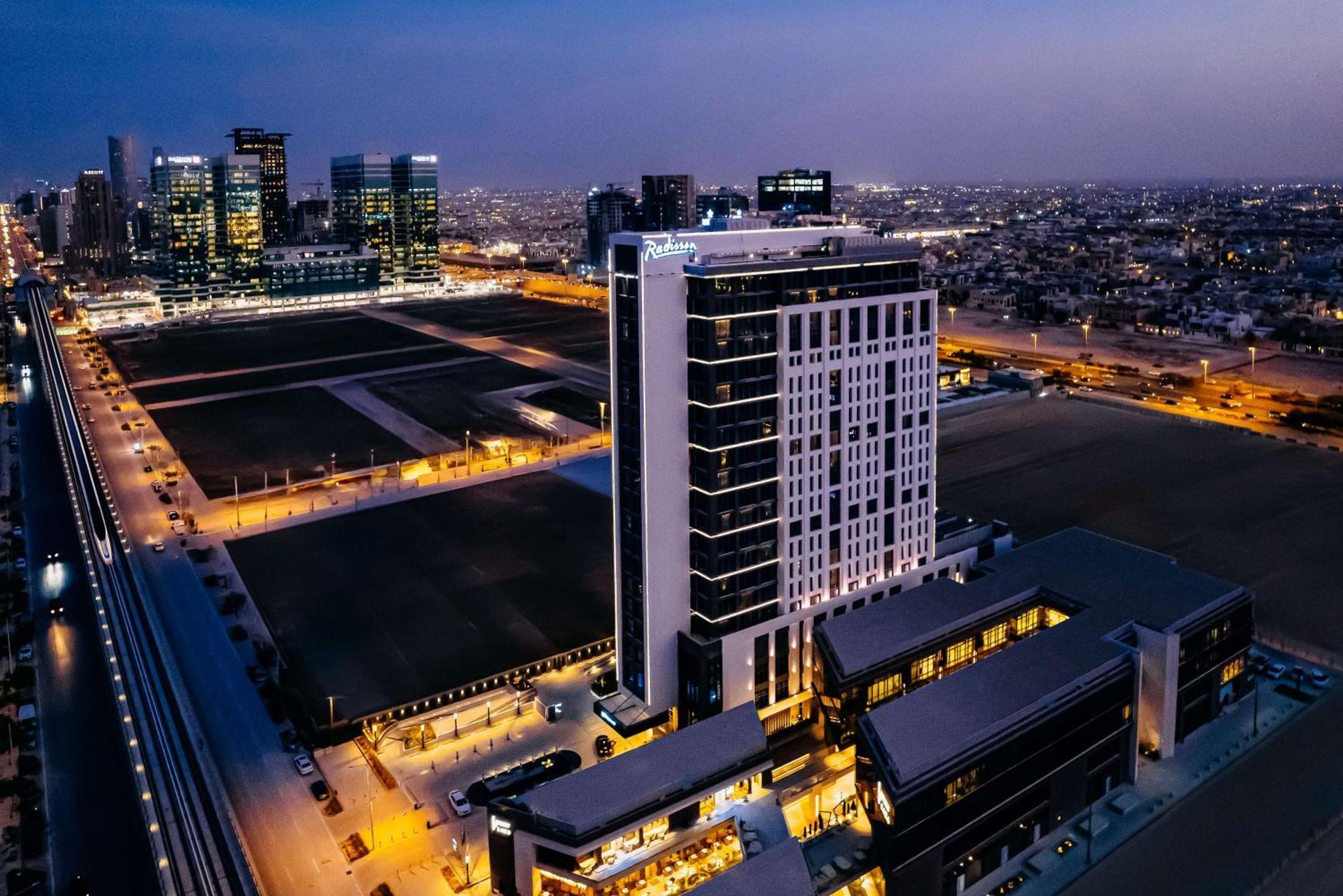 Radisson Hotel & Residence Riyadh Olaya Экстерьер фото