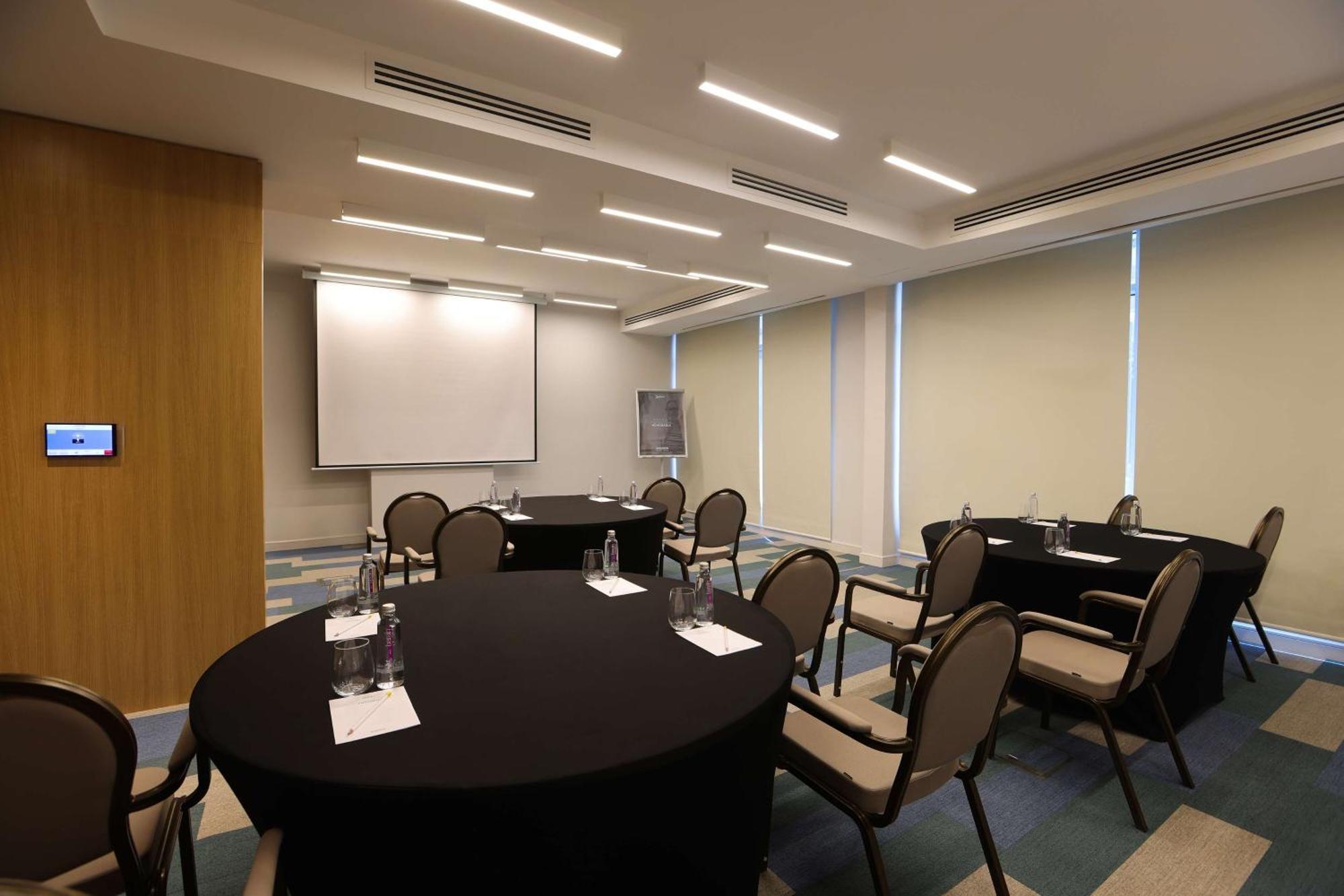 Radisson Hotel & Residence Riyadh Olaya Экстерьер фото
